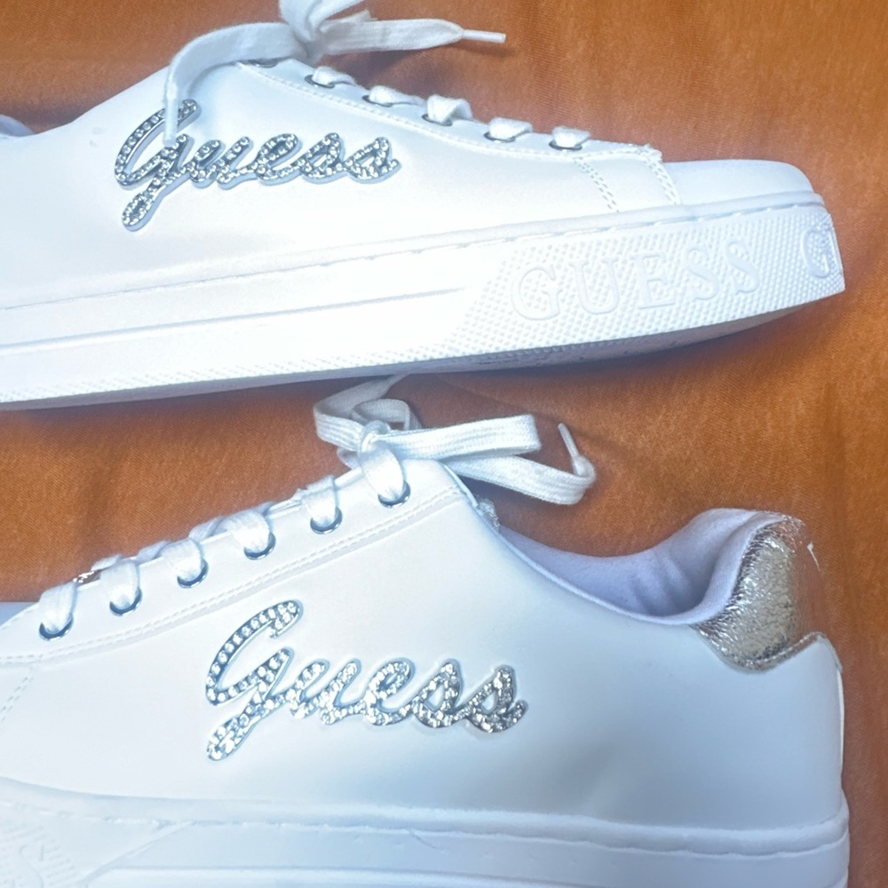 - Guess | Shoes - size 10 - Picture 6 of 11